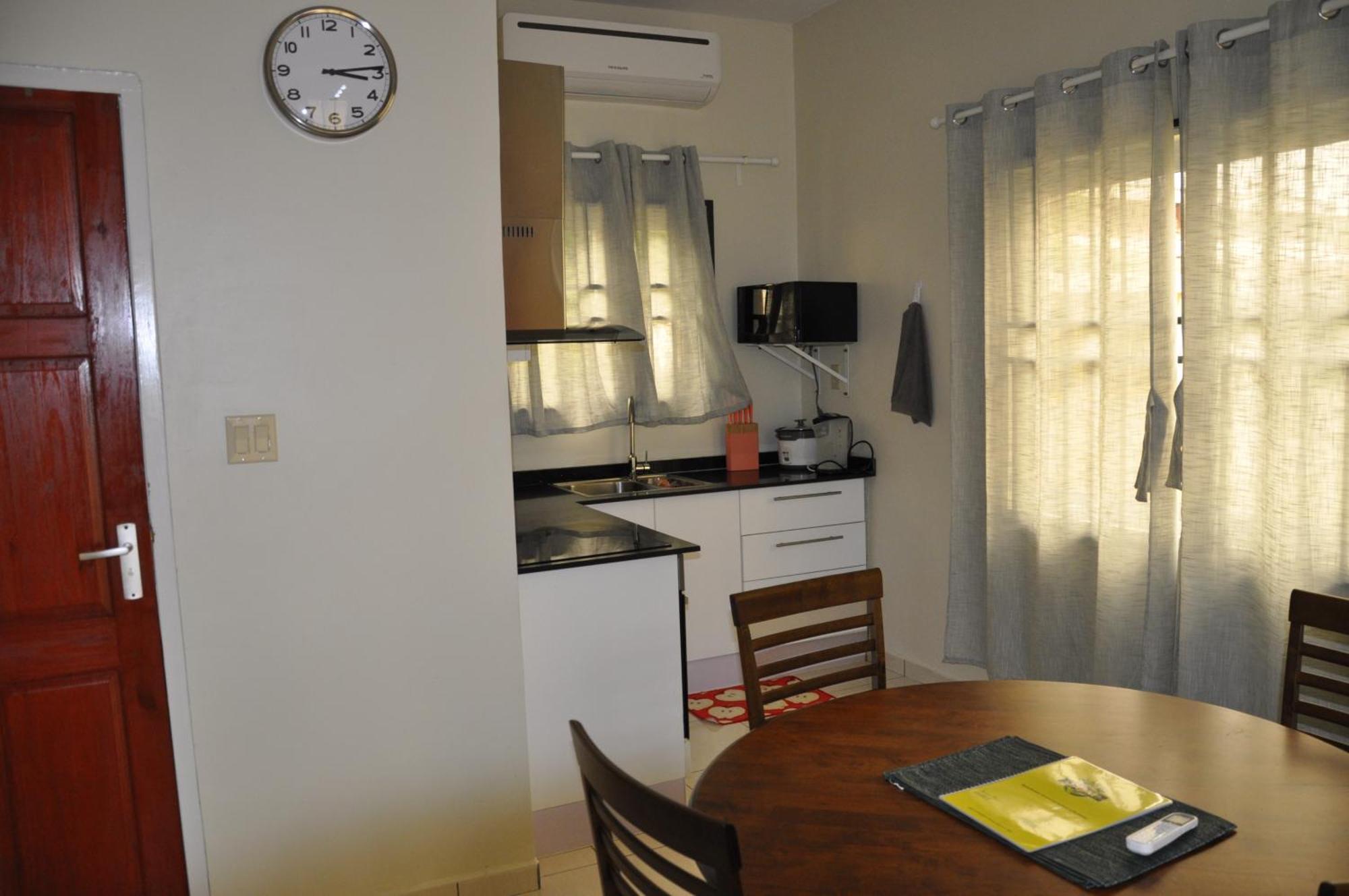Riando Appartement Rainville ปารามารีโบ ห้อง รูปภาพ