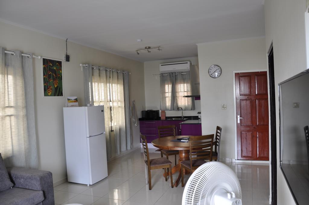 Riando Appartement Rainville ปารามารีโบ ภายนอก รูปภาพ